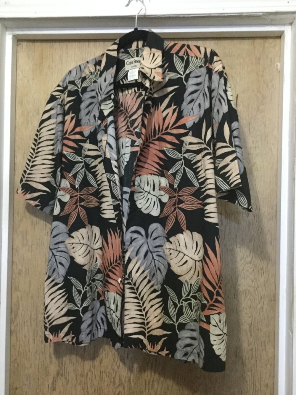 Cooke Street Honolulu man's button up short sleeve shirt size L 24" pit 2 pit